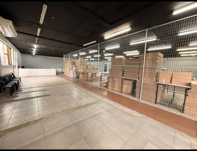 1,000M² WAREHOUSE TO LET IN CONGELLA